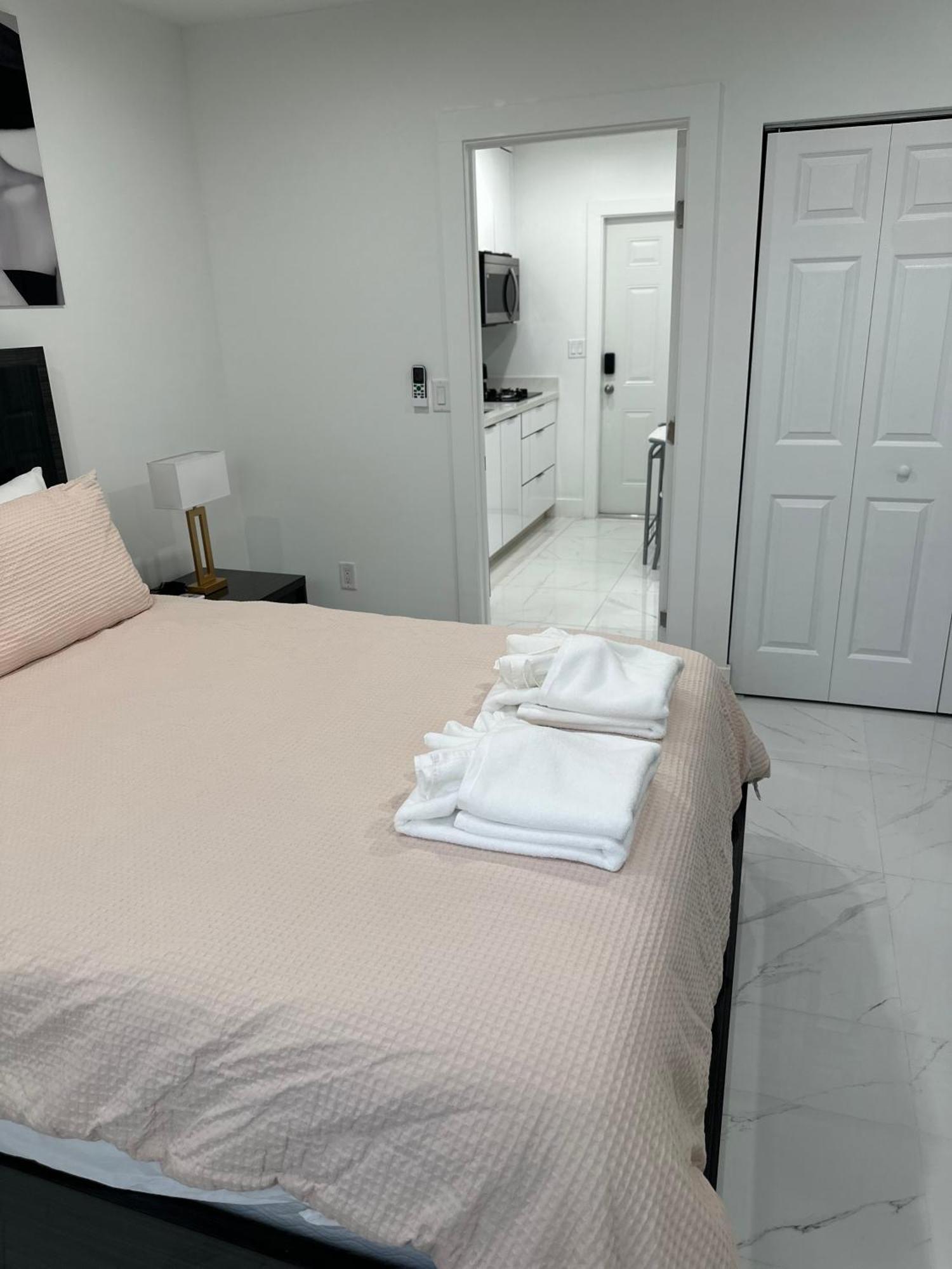 Acampamento Near Mia Airport, Wynwood & Miami